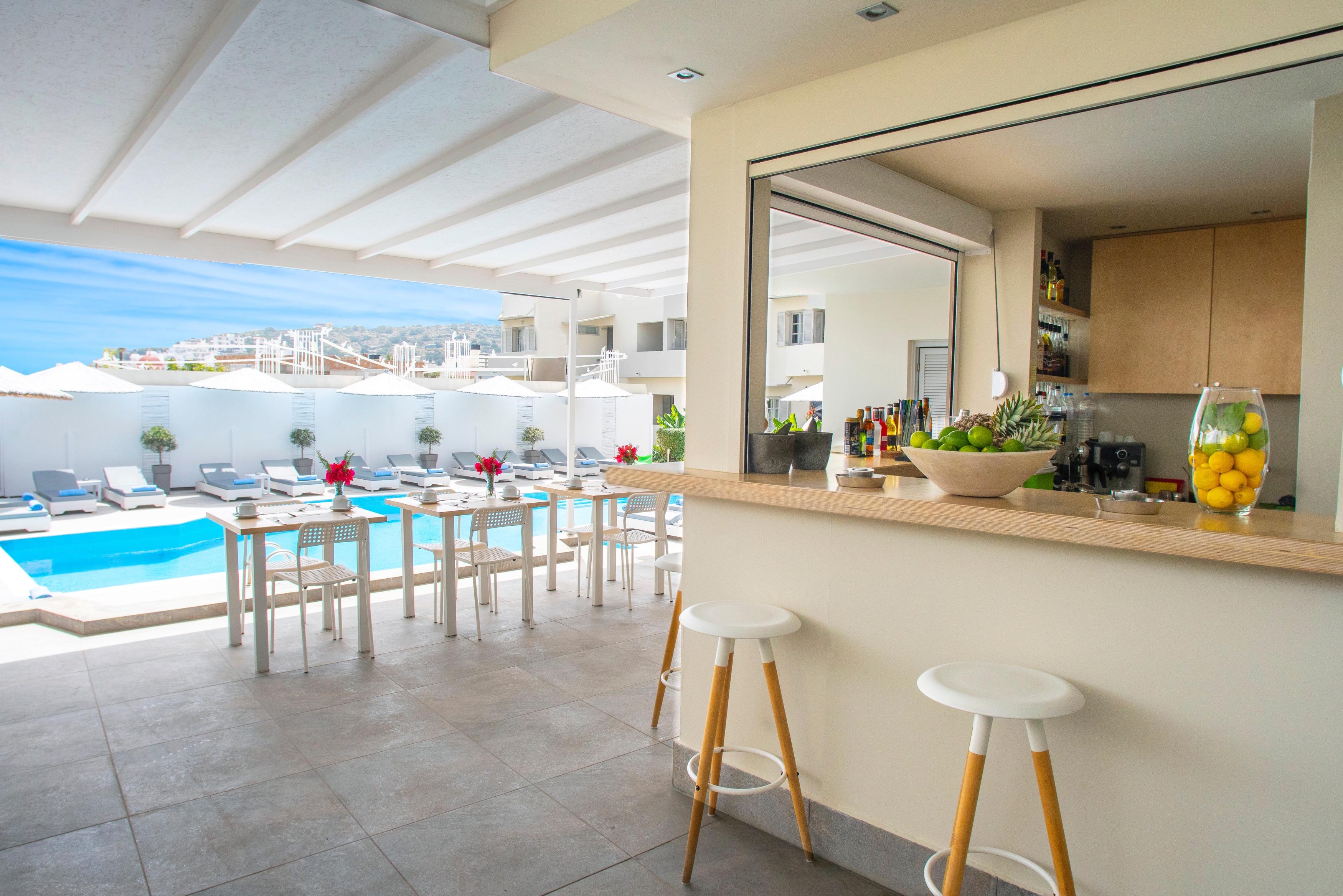 Garden Heated Pool 3*
