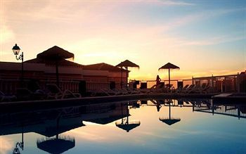 Garden Heated Pool 3*