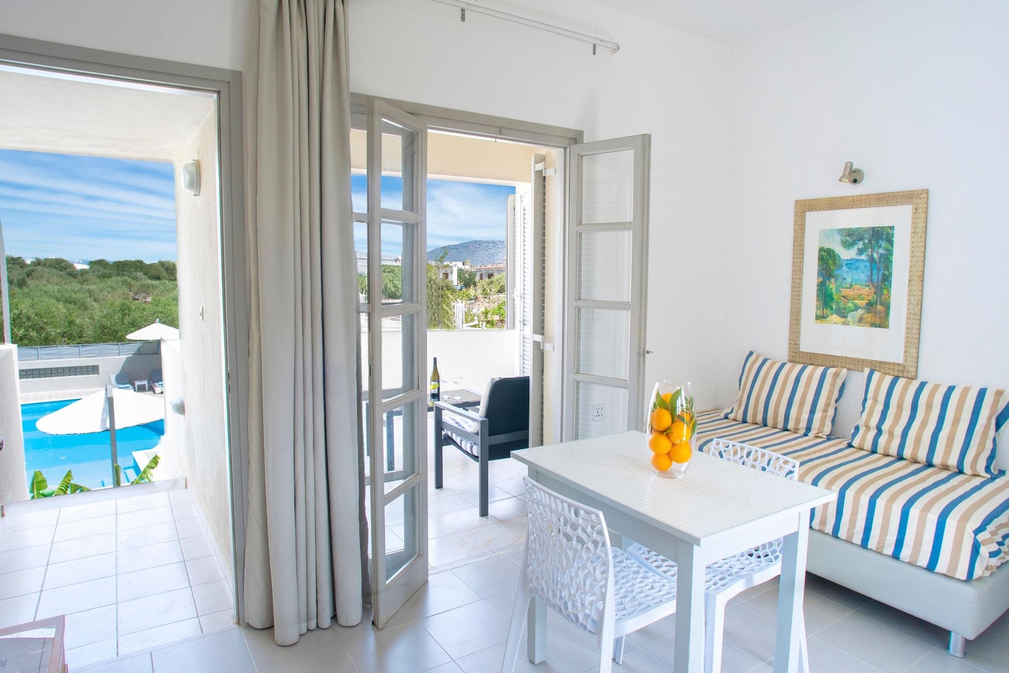 Garden Heated Pool 3*