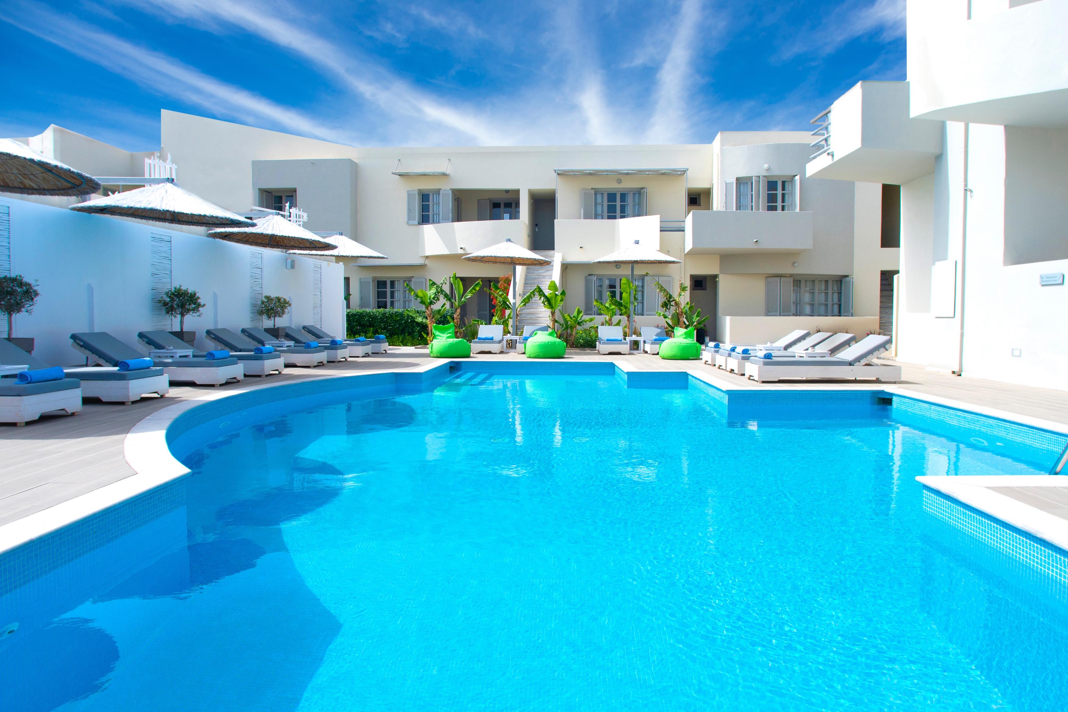 Garden Heated Pool 3*