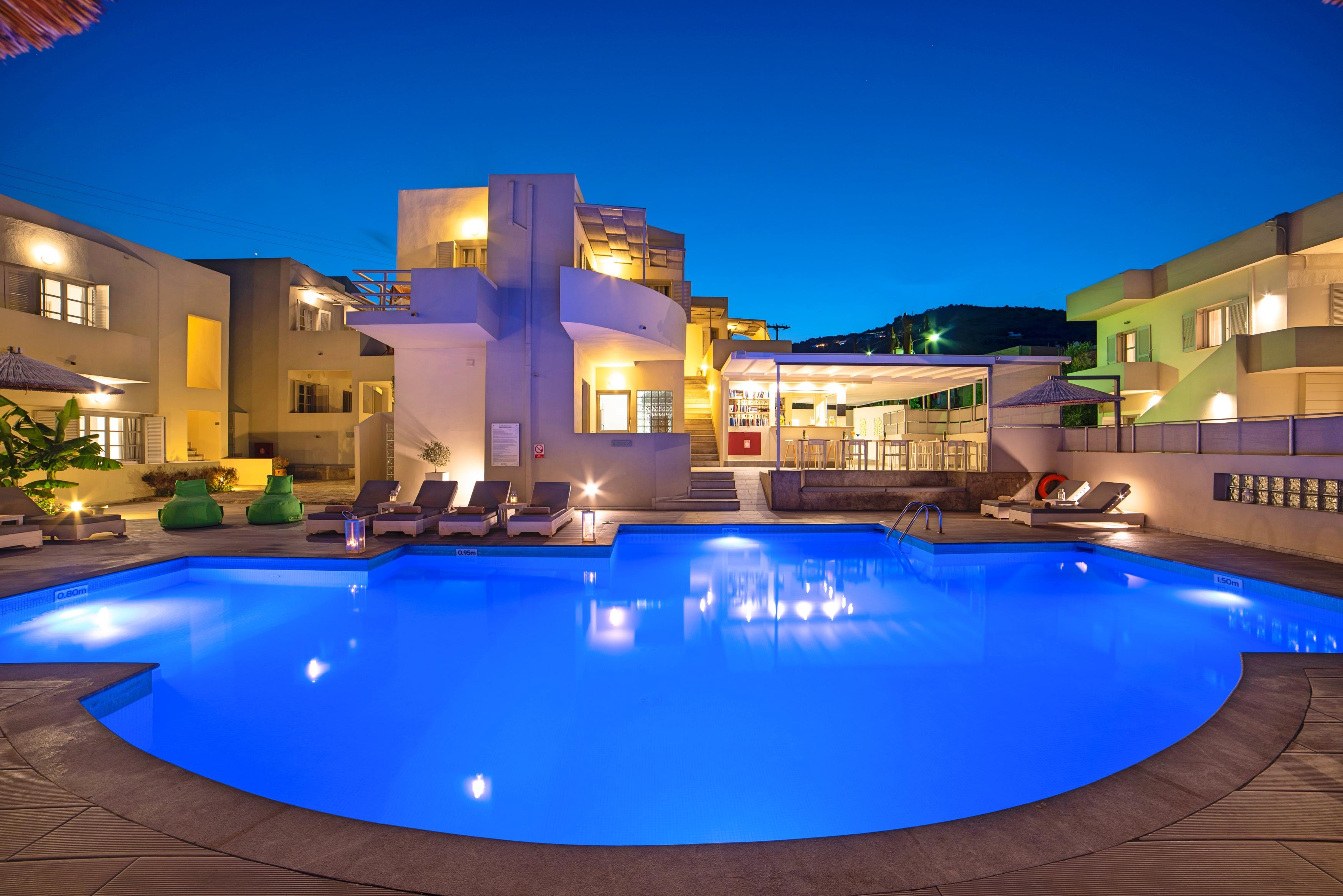 Garden Heated Pool 公寓式飯店 Eloúnda