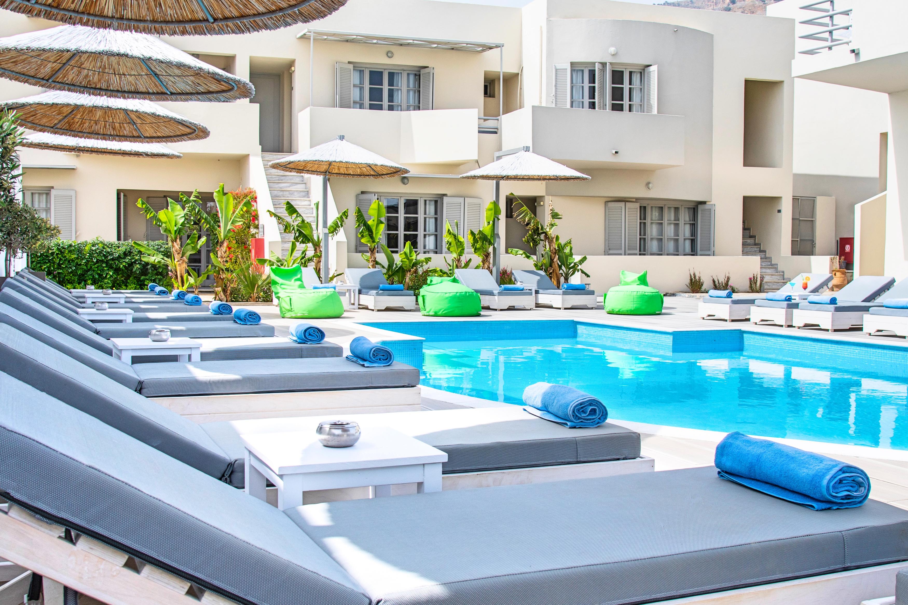 Garden Heated Pool 3*